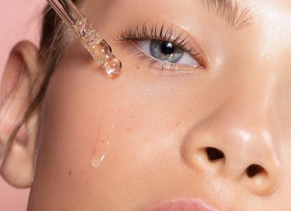 Сыворотка для лица: кому она нужна и топ-3 лучшие сыворотки