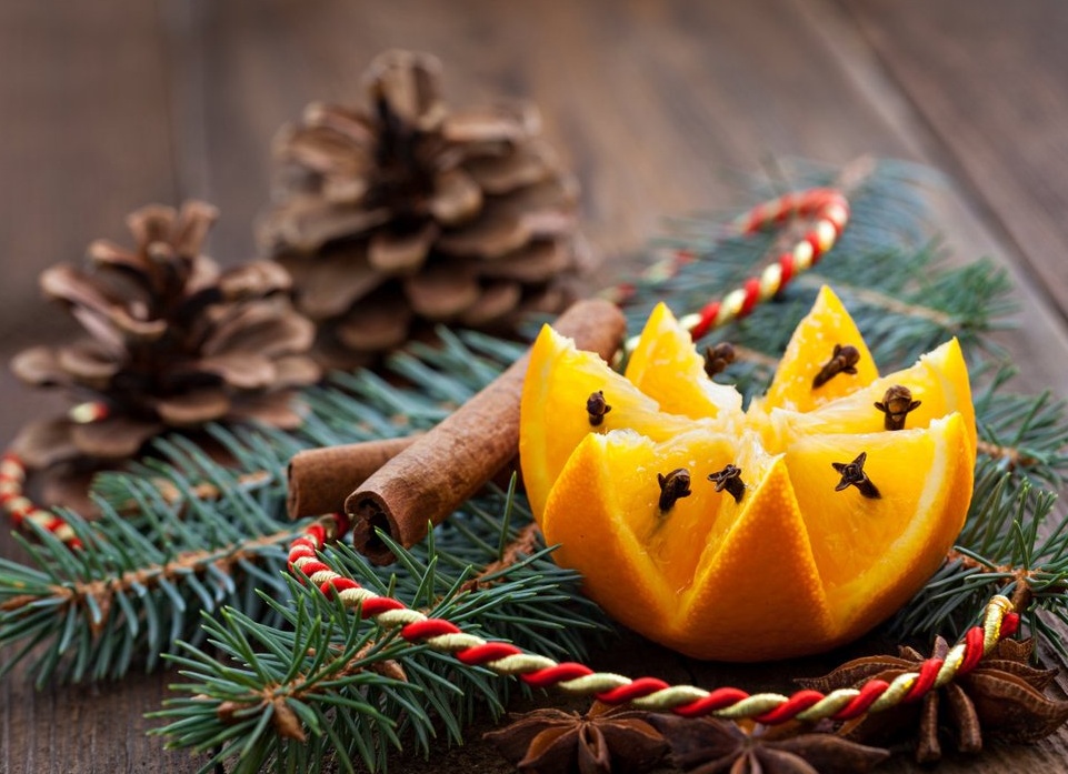 Запах Нового года: как создать праздничное настроение дома