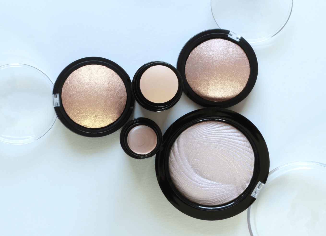 Хайлайтер: что это такое и как правильно наносить?