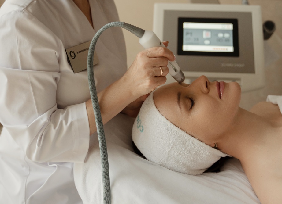 ТОП-4 косметологических процедур для лета