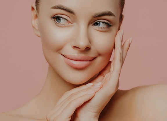 Чистка лица: виды, эффективность и противопоказания