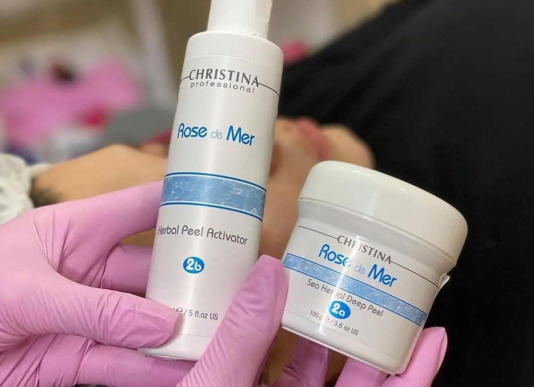 Коралловый пилинг: техника выполнения, плюсы и минусы процедуры